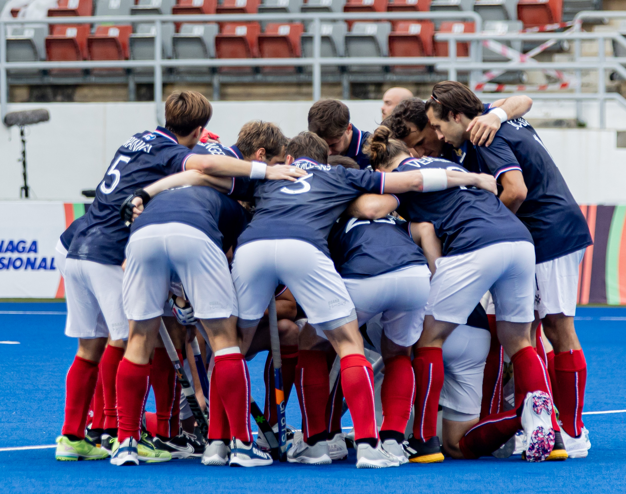 Kuala Lumpur - FIH Hockey Men's Nations Cup Malaysia 2024-2506 South Africa  v France (Pool A)Picture: Team France huddle prior to the match against South AfricaCOPYRIGHT WORLDSPORTPICS JASOON KOONG